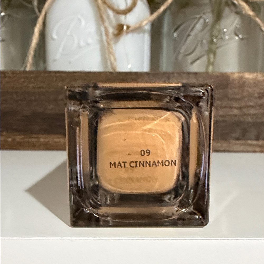Givenchy Matissime Velvet Foundation – 09 Mat Cinnamon – NWOB – Discontinued - Picture 5 of 5